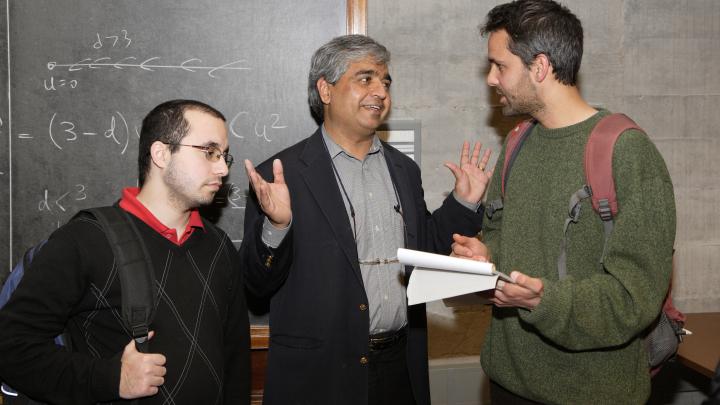 Subir Sachdev with students at ICTP