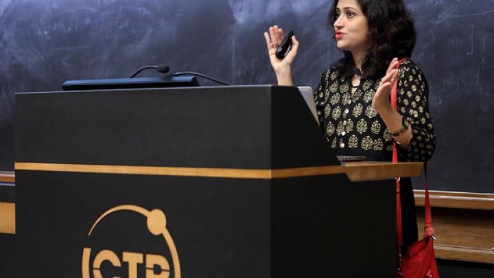ICO/ICTP Prize recipient Urbasi Sinha lecturing at the award ceremony, 13 February 2018 ICO/ICTP Prize recipient Urbasi Sinha lecturing at the award ceremony, 13 February 2018